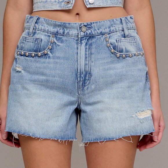 NWT 💎 Hidden Jeans Pearl Embellished Medium Wash Shorts - Picture 1 of 6